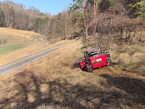 Alpenmäh PMK 1200 Ferngesteuerter Y Schlegelmulcher mit Hybrid Antrieb